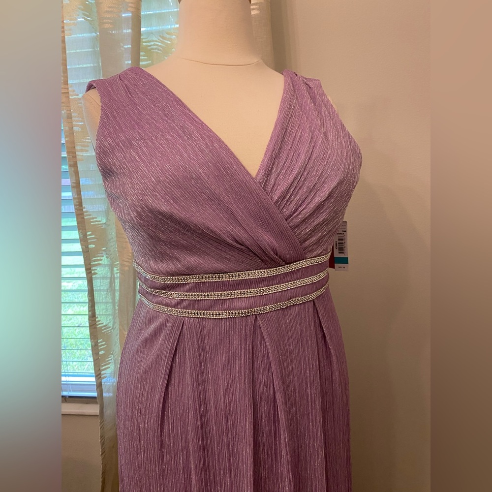 Plus Dress - Picture 7 of 11